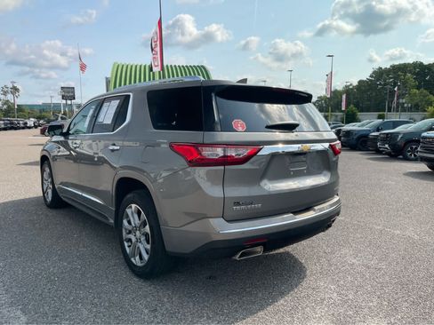 Used 2019 Chevrolet Traverse Premier w/ Driver Confidence II Package FWD image 7