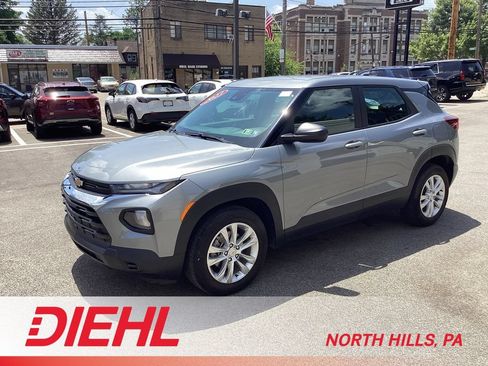 Used 2023 Chevrolet TrailBlazer LS FWD image 1
