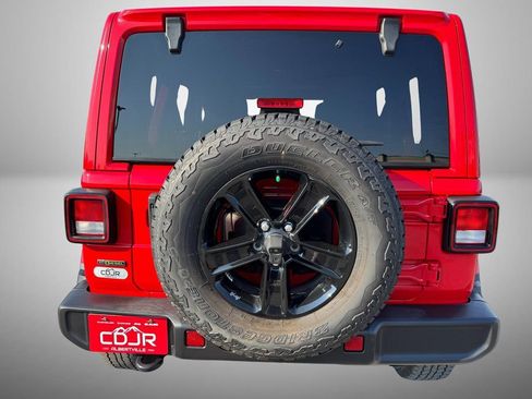 Used 2021 Jeep Wrangler Unlimited Sahara AWD/4WD image 7