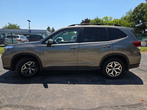 Used 2019 Subaru Forester Premium AWD/4WD image 9