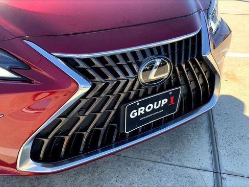 Used 2024 Lexus ES 250 w/ Premium Package image 57