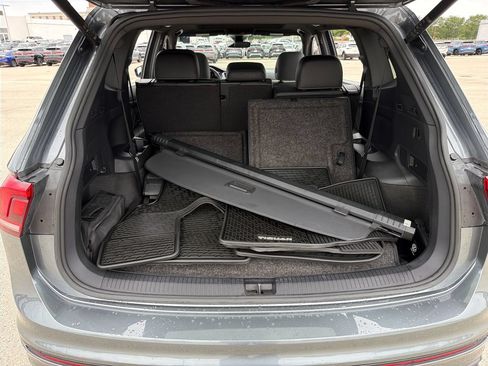 Certified 2024 Volkswagen Tiguan SE R-Line FWD image 28