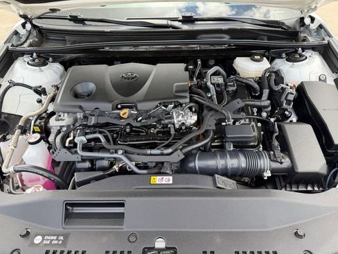 Used 2025 Toyota Camry SE w/ Convenience Package image 30