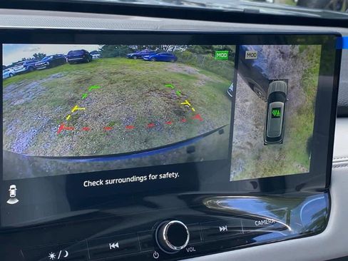 New 2025 Mitsubishi Outlander SE image 10