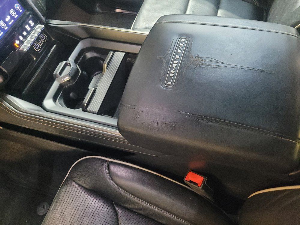 Used 2020 RAM 1500 Limited w/ Black Appearance Package AWD/4WD image 26
