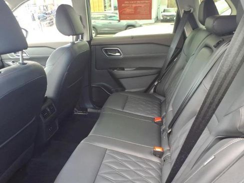 Certified 2023 Nissan Rogue Platinum AWD/4WD image 8