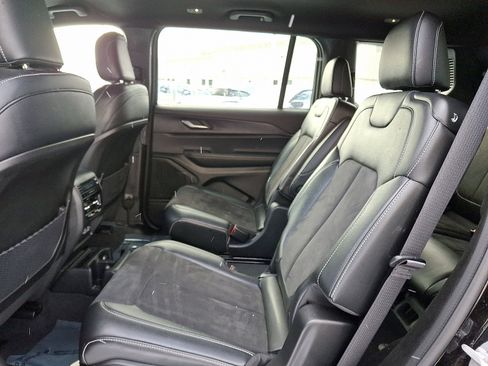 Certified 2024 Jeep Grand Cherokee L Laredo image 10