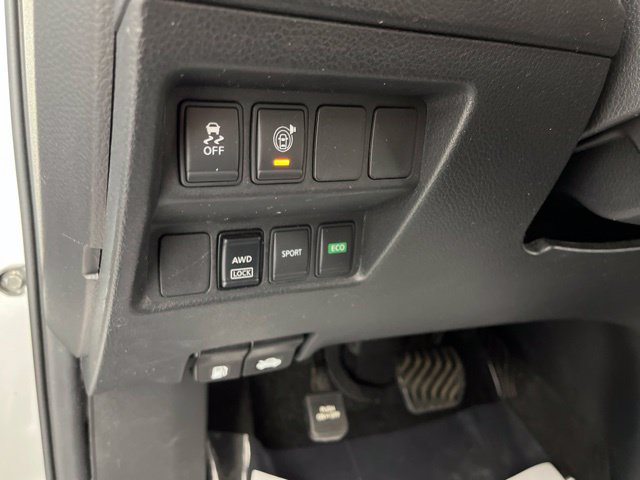 Used 2017 Nissan Rogue S AWD/4WD image 29