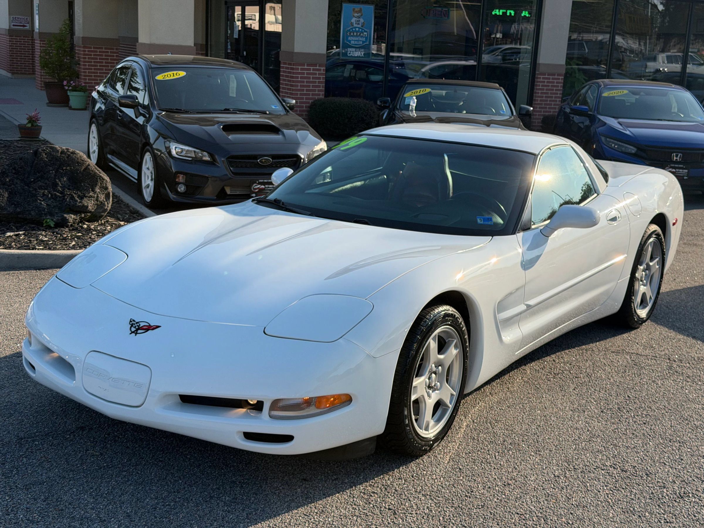 Used 1999 Chevrolet Corvette Coupe w/ Roof Pkg RWD image 2