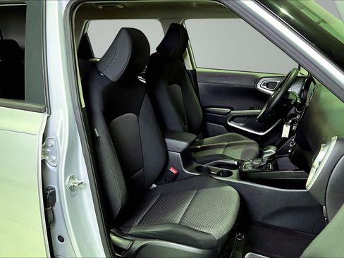 Used 2020 Kia Soul LX image 28