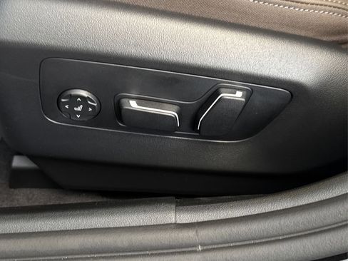 New 2026 BMW 530i xDrive w/ M Sport Package image 25