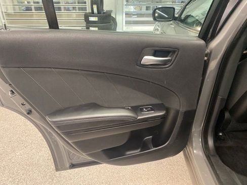 Used 2019 Dodge Charger SXT w/ Driver Confidence Group image 28