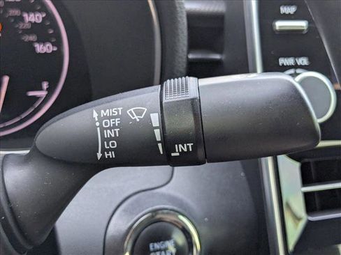 Used 2019 Toyota Avalon XSE image 7