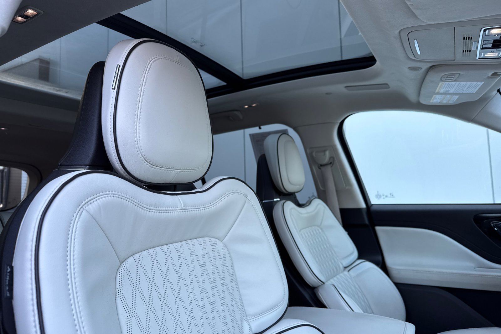 Certified 2023 Lincoln Aviator Black Label w/ Dynamic Handling Package AWD/4WD image 18
