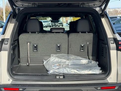 New 2026 Chevrolet Traverse Z71 w/ Driver Confidence Package image 24