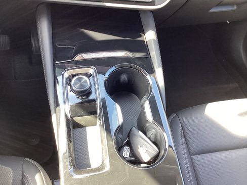 Used 2025 Buick Envision Preferred AWD/4WD image 19