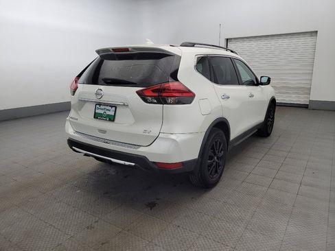 Used 2017 Nissan Rogue SV w/ Midnight Edition Package image 9