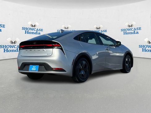 Used 2025 Toyota Prius image 8