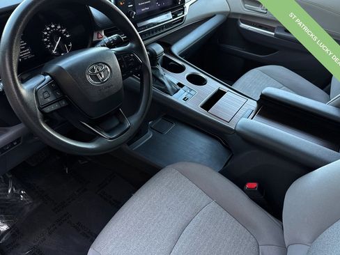Used 2024 Toyota Sienna LE image 10