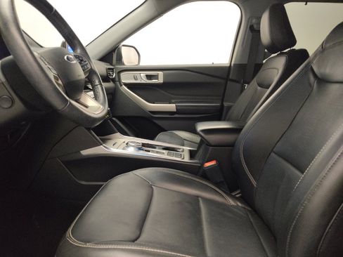 Used 2021 Ford Explorer Limited w/ Equipment Group 301A RWD image 17