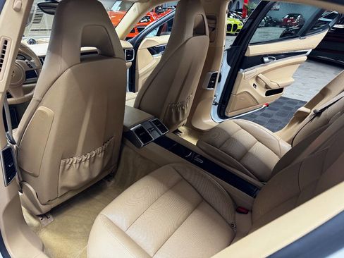 Used 2015 Porsche Panamera 4 image 44