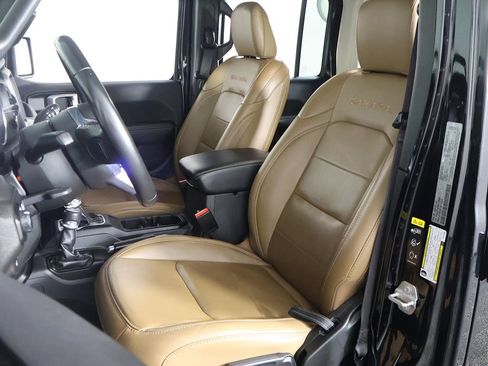 Used 2022 Jeep Wrangler Unlimited Sahara w/ Cold Weather Group AWD/4WD image 27
