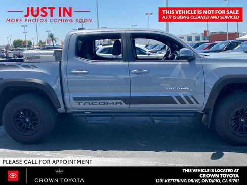 Used 2020 Toyota Tacoma TRD Sport w/ Technology Package RWD image 3