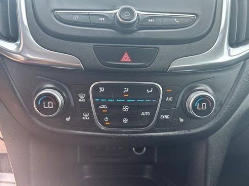 Used 2019 Chevrolet Equinox LT w/ Driver Convenience Package FWD image 26