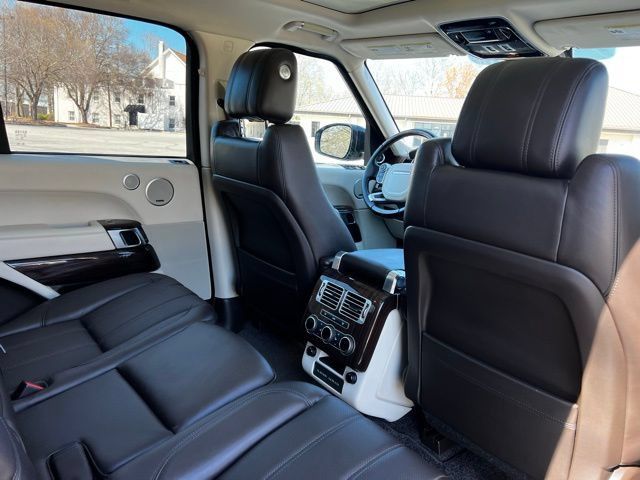 Used 2017 Land Rover Range Rover HSE AWD/4WD image 19