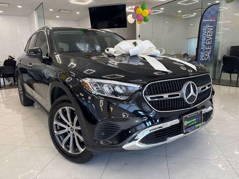 Used 2024 Mercedes-Benz GLC 300 image 3