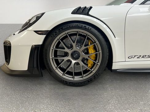 Certified 2018 Porsche 911 GT2 RS RWD image 30