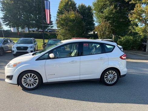 Used 2017 Ford C-MAX SE FWD image 2
