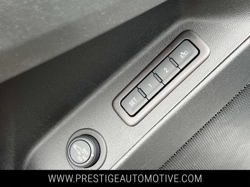 Used 2022 Chevrolet Equinox Premier image 20