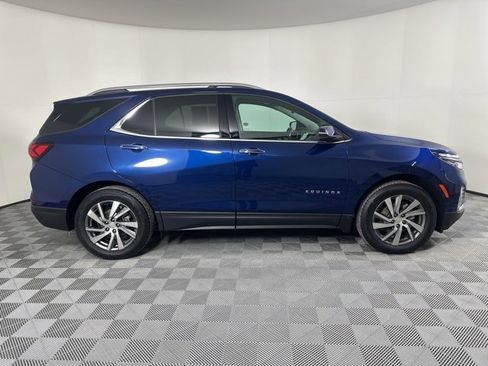 Used 2022 Chevrolet Equinox Premier image 2