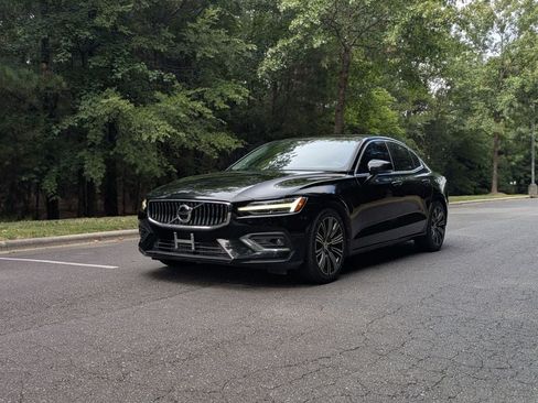 Used 2019 Volvo S60 T5 Inscription FWD image 1