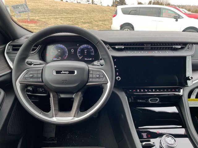 New 2026 Jeep Grand Cherokee Altitude AWD/4WD image 12
