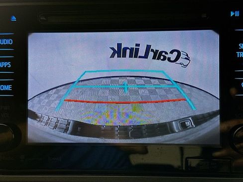 Used 2018 Toyota Tacoma TRD Sport image 17