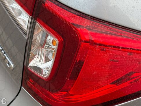 Used 2021 Honda Pilot EX image 10