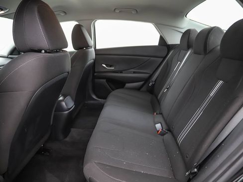 Used 2022 Hyundai Elantra SEL w/ Preferred Accessory Package image 21