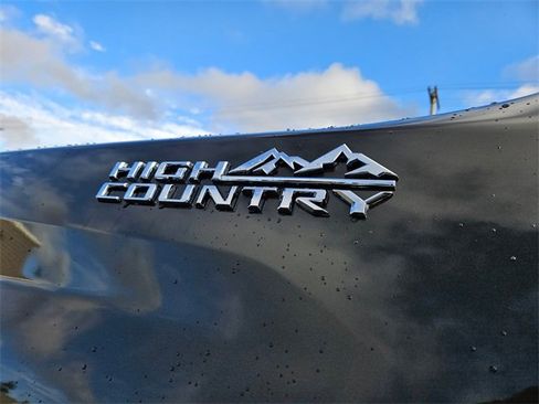 Used 2022 Chevrolet Silverado 3500 High Country w/ Z71 Off-Road Package image 9