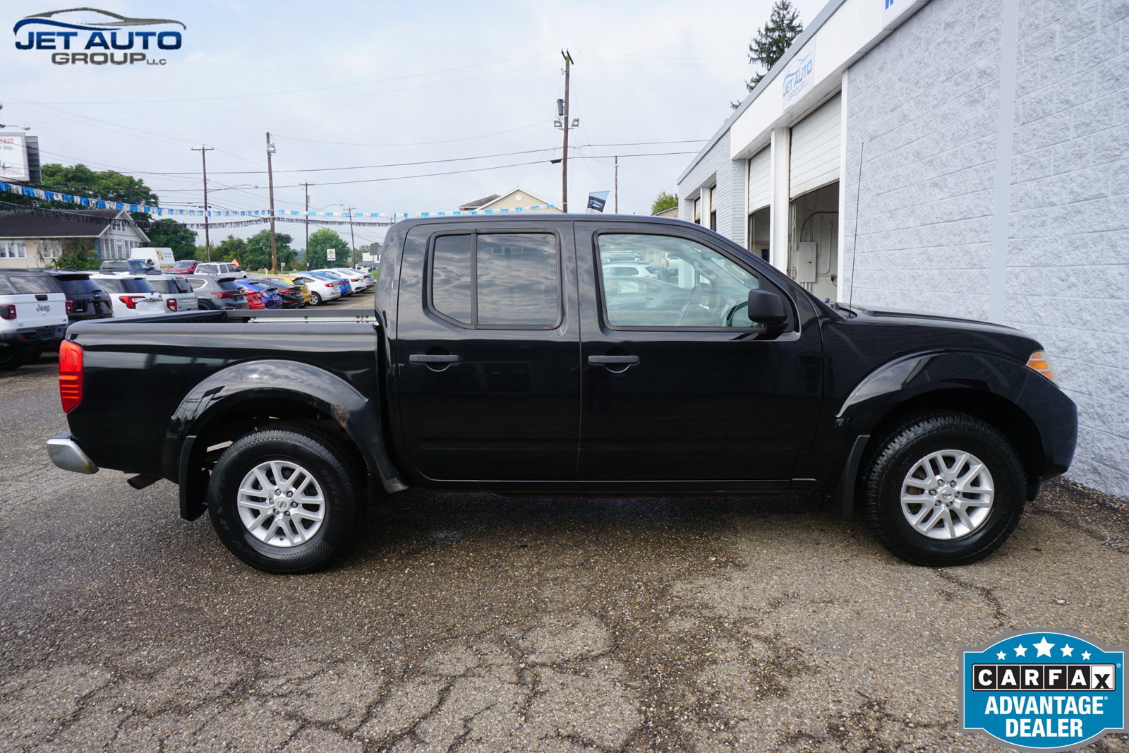 Used 2016 Nissan Frontier SV w/ SV Value Truck Package AWD/4WD image 12