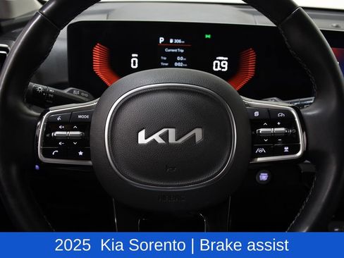 Used 2025 Kia Sorento S FWD image 11