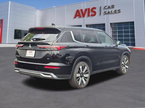 Used 2025 Mitsubishi Outlander SE FWD image 6