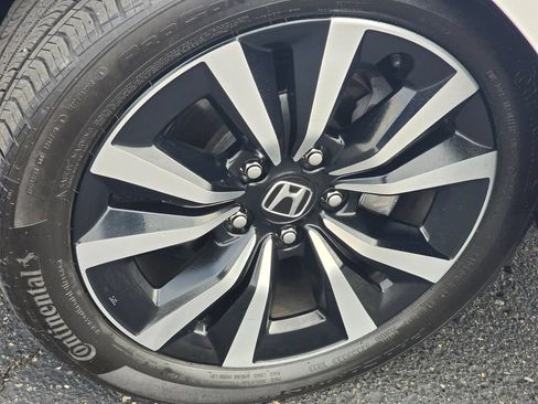 Used 2024 Honda Civic EX-L image 10