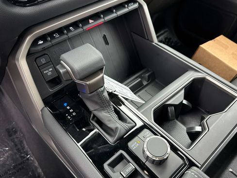 New 2026 Toyota Tundra Limited AWD/4WD image 17