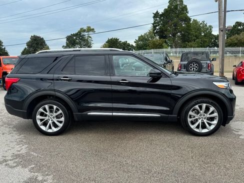 Used 2021 Ford Explorer Platinum w/ Equipment Group 601A AWD/4WD image 2