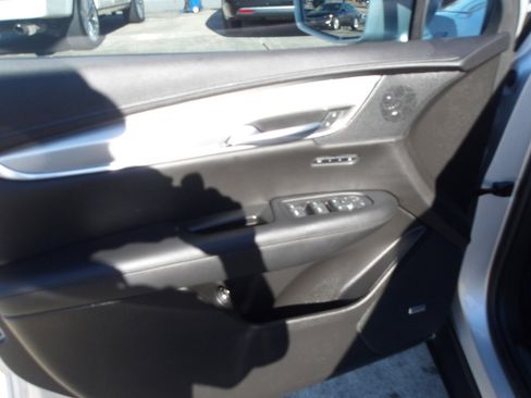 Used 2017 Cadillac XT5 Luxury w/ Driver Awareness Package image 18