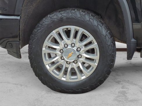 Used 2023 Chevrolet Silverado 2500 High Country w/ Z71 Off-Road Package AWD/4WD image 17