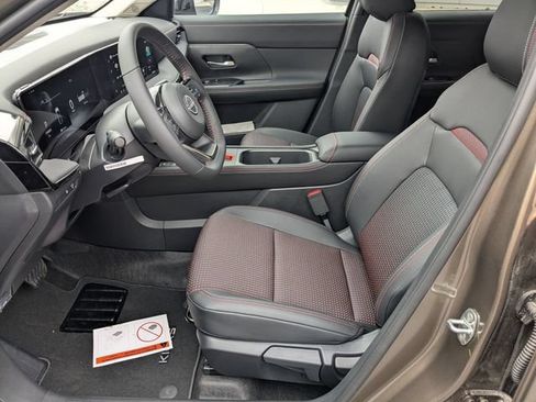 New 2026 Nissan Kicks SR w/ Cold Weather Package FWD image 13