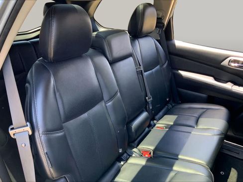 Used 2019 Nissan Pathfinder Platinum w/ Cargo Package FWD image 20